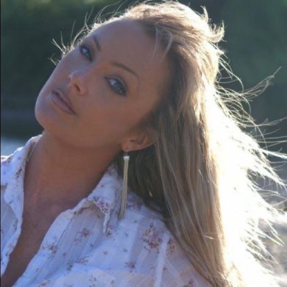 Meet your Posher, Kristen - Picture 5 of 6